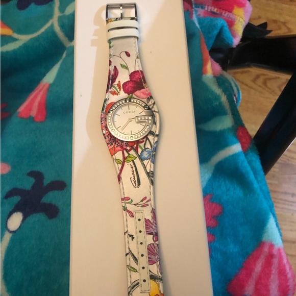 Gucci 2005 HOST PICK Limited edition diamond flower watch NWT Extraordinary Look - Picture 1 of 14